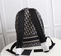 Modischer Rucksack mit Logo-Print
