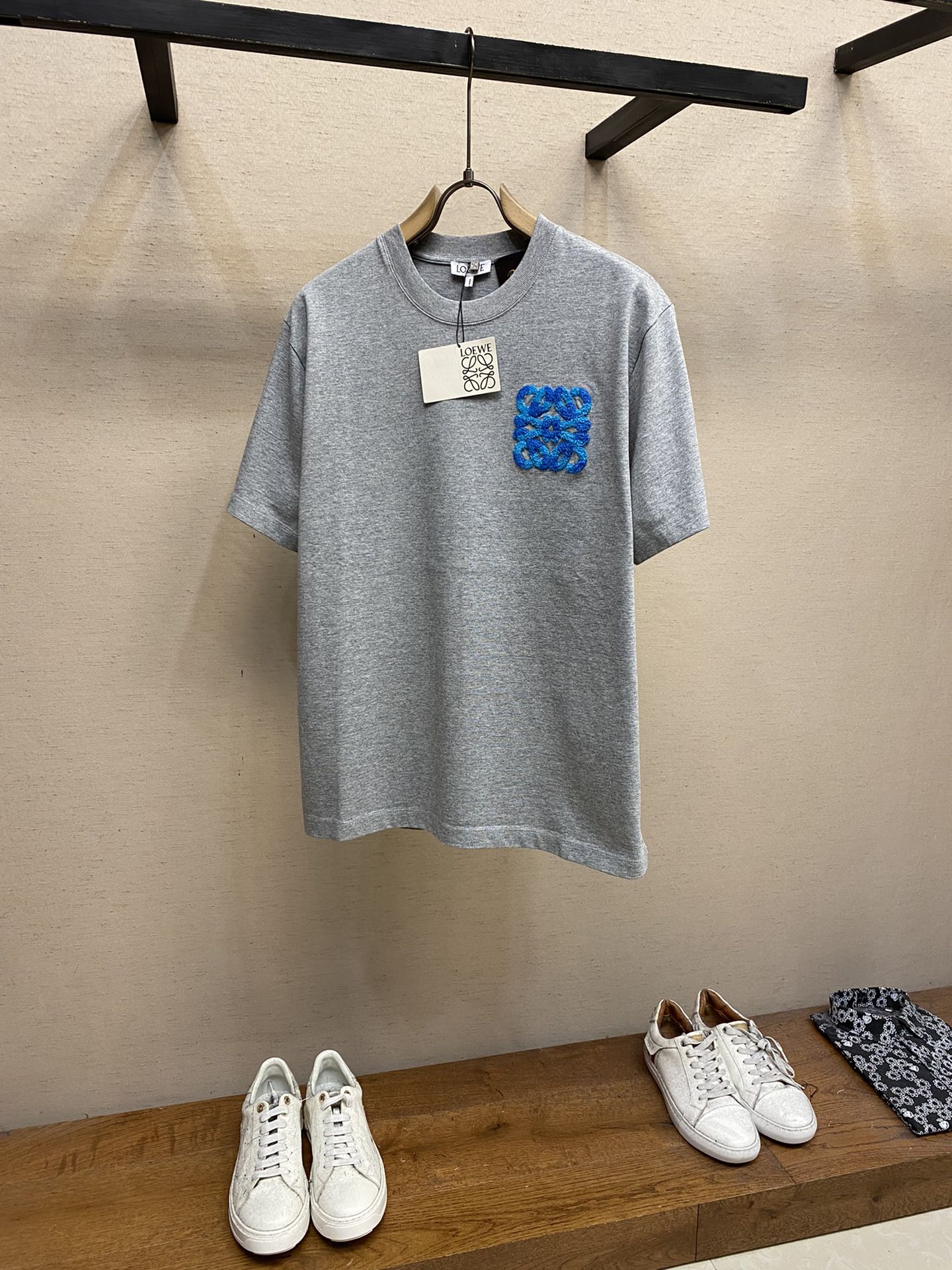 Brosse à dents avec logo brodé à manches courtes 