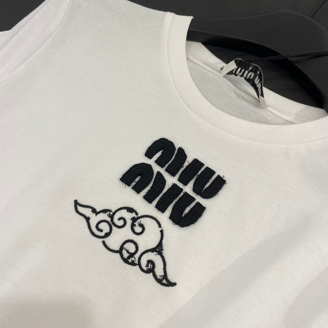 Manches courtes brodées nuage 24ss