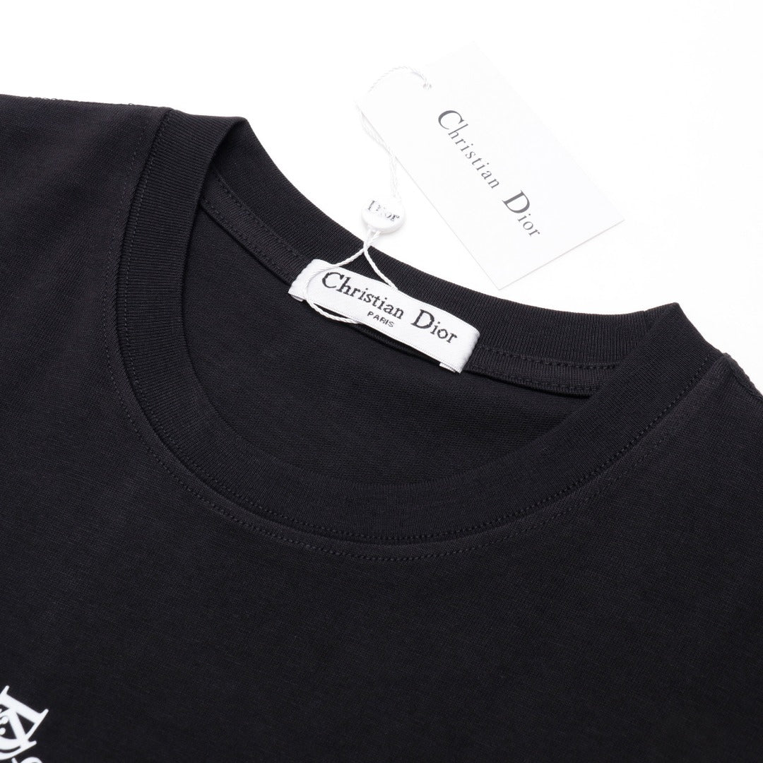 Kurzärmliges T-Shirt mit Presbyopic-Buchstaben 