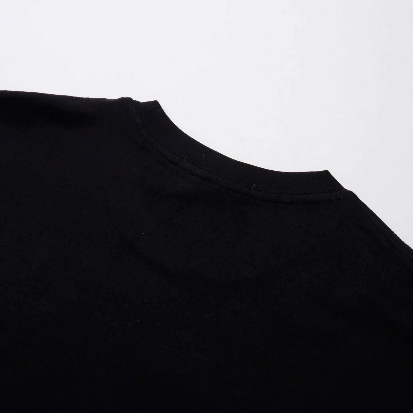 Kurzärmliges T-Shirt mit Presbyopic-Buchstaben 