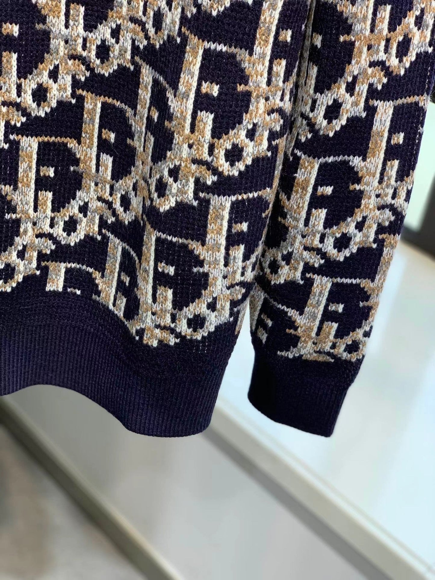 Pull ras du cou en laine à imprimé intégral