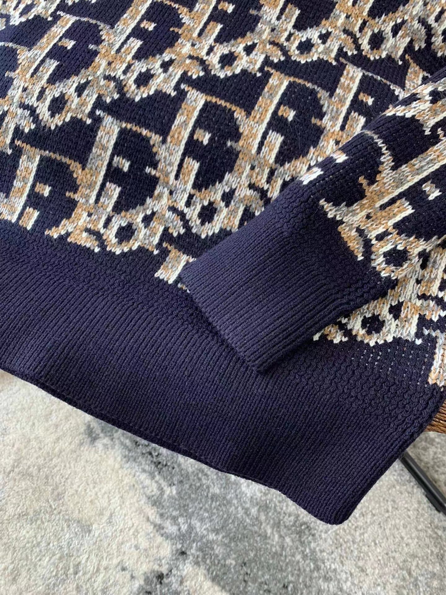 Pull ras du cou en laine à imprimé intégral