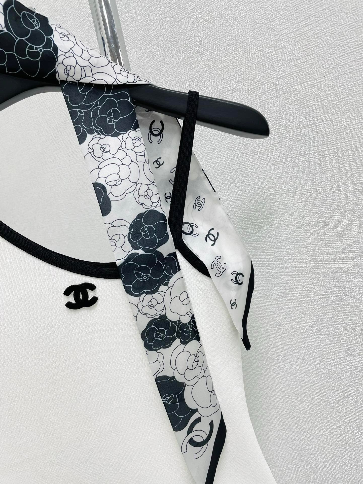 Off-Shoulder-Hosenträgerrock