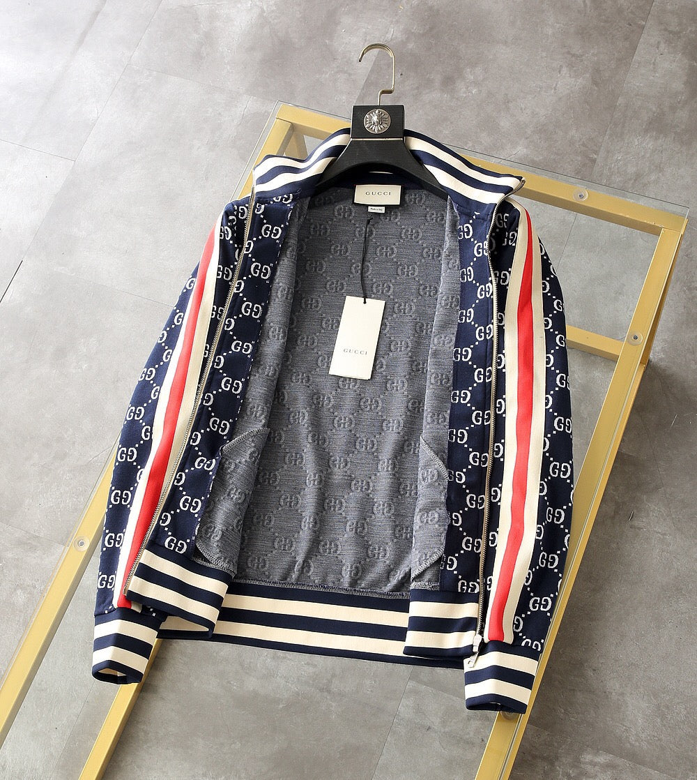 Combinaison de sport à col montant et logo intégral