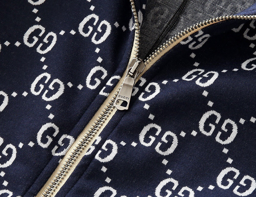 Combinaison de sport à col montant et logo intégral