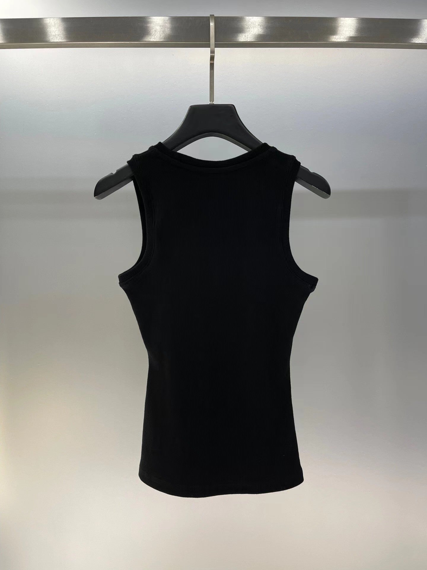 Hochwertige Weste mit gesticktem Logo