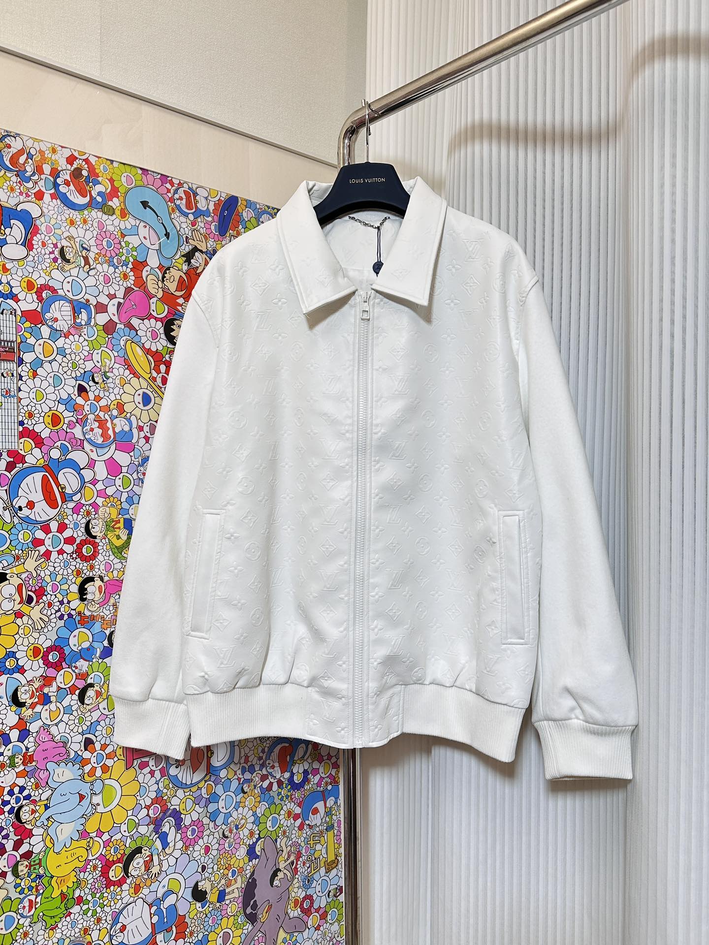 Langärmlige Jacke aus Leder mit Einsätzen