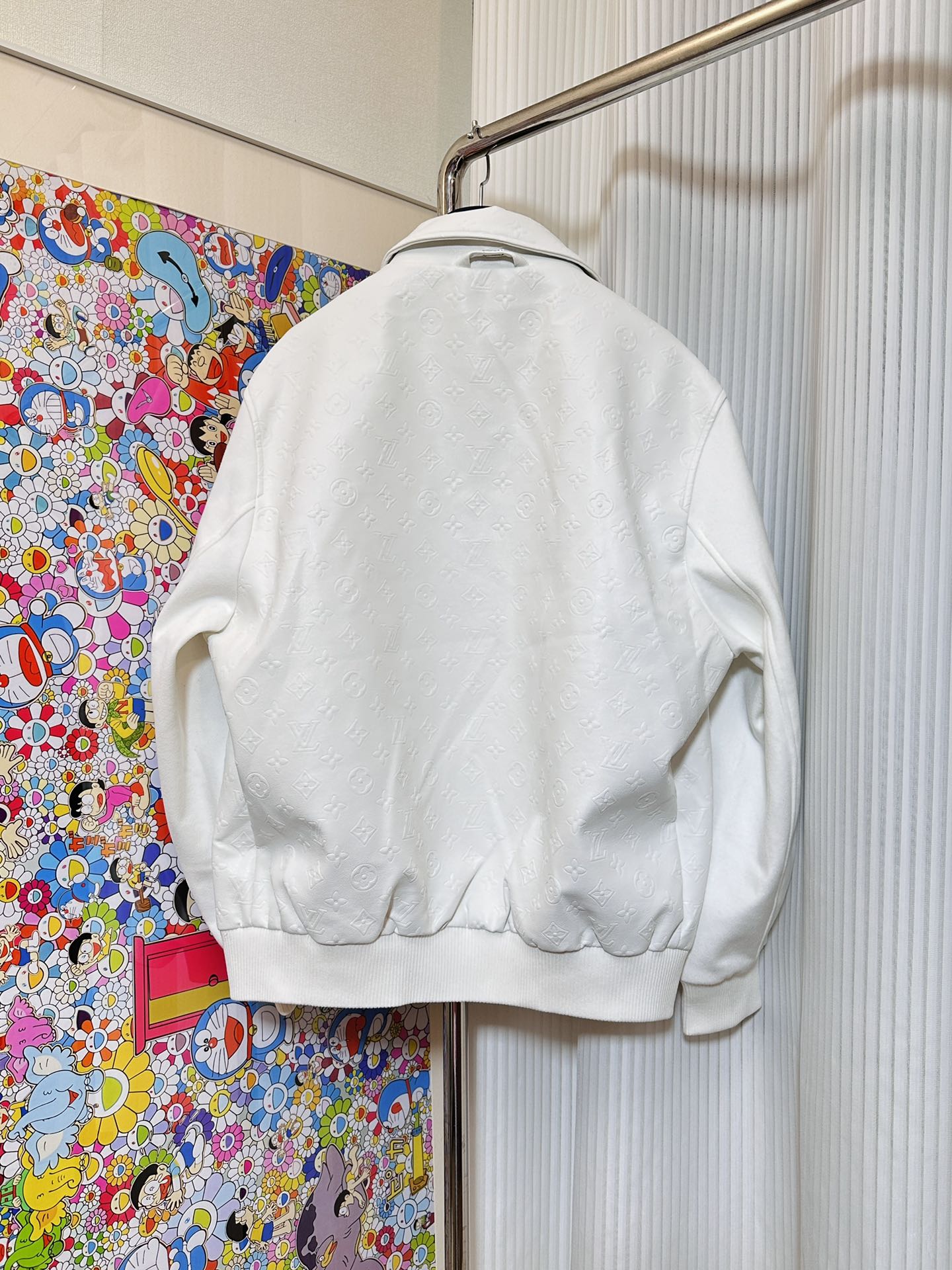 Langärmlige Jacke aus Leder mit Einsätzen