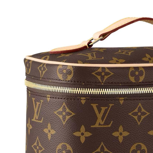 Cosmetic bag