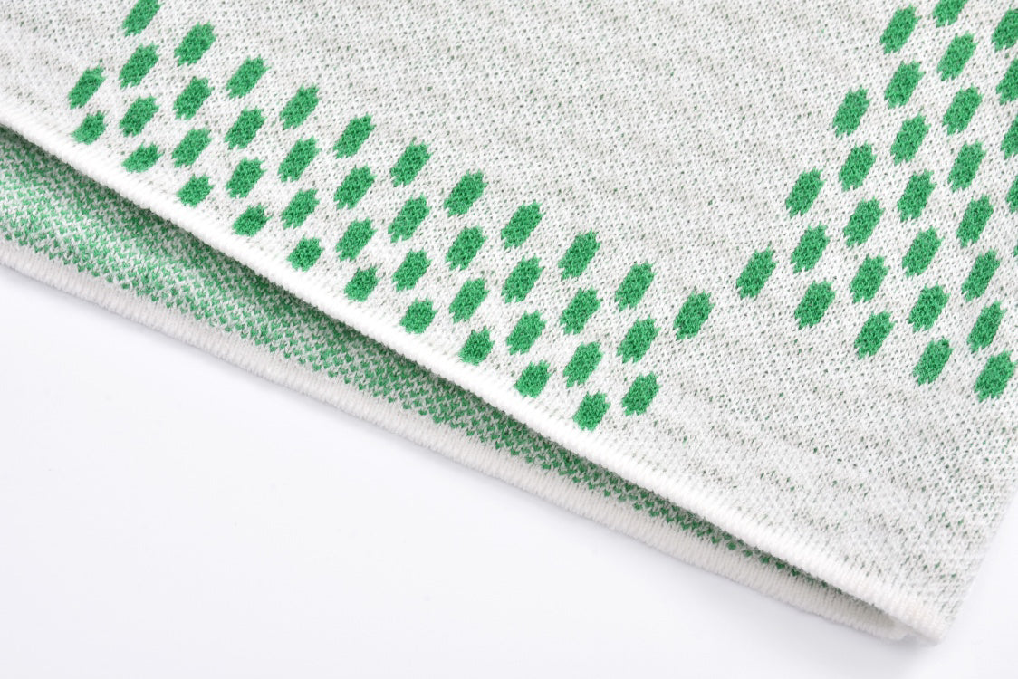 Grünes, kariertes Woll-Kurzarmshirt 