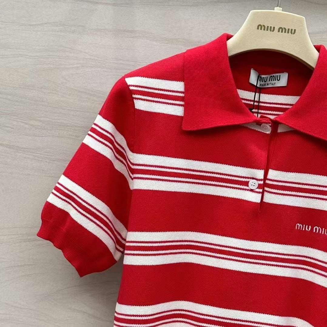 Neues gestreiftes Strick-Kurzpolo mit kurzen Ärmeln