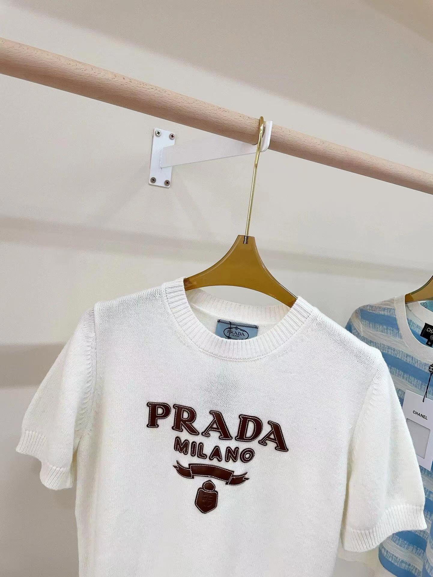 PRD neues Buchstabenlogo gehäkelt