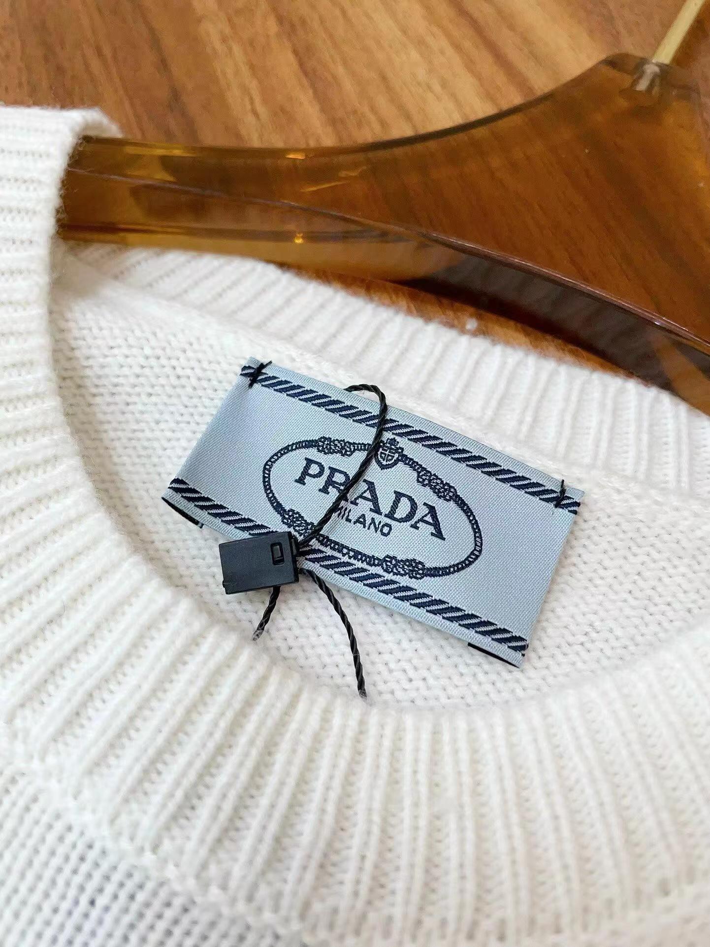 PRD neues Buchstabenlogo gehäkelt