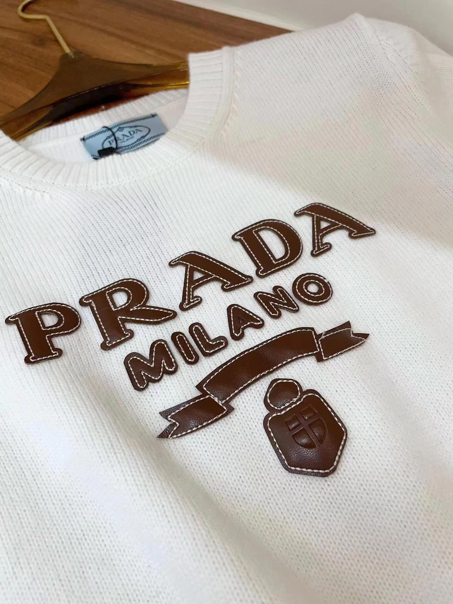 PRD neues Buchstabenlogo gehäkelt