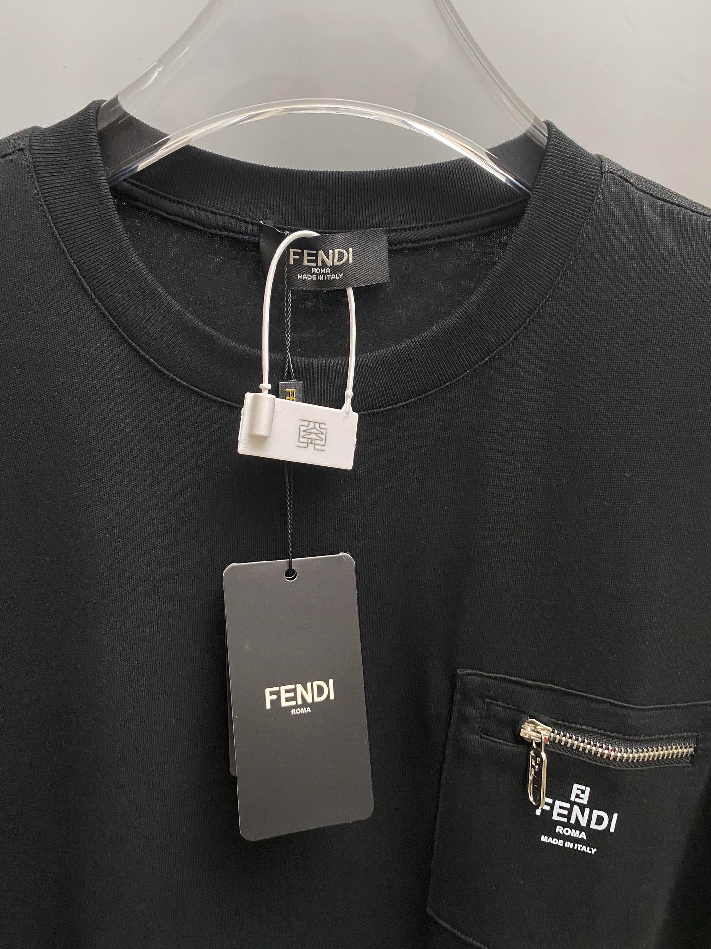 T-shirt avec poche poitrine 