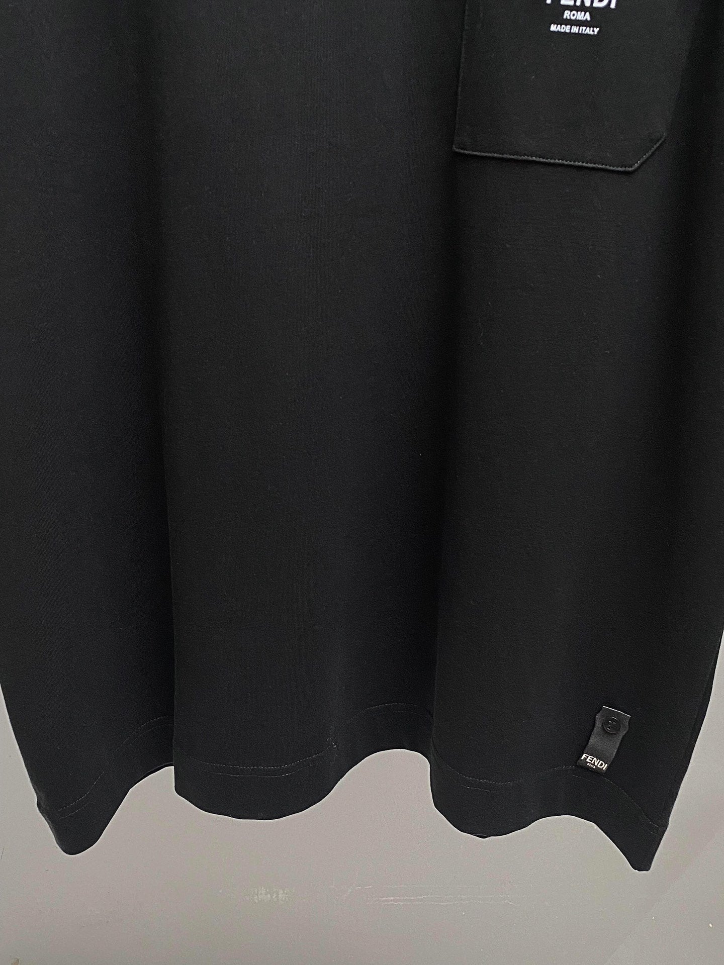 T-shirt avec poche poitrine 