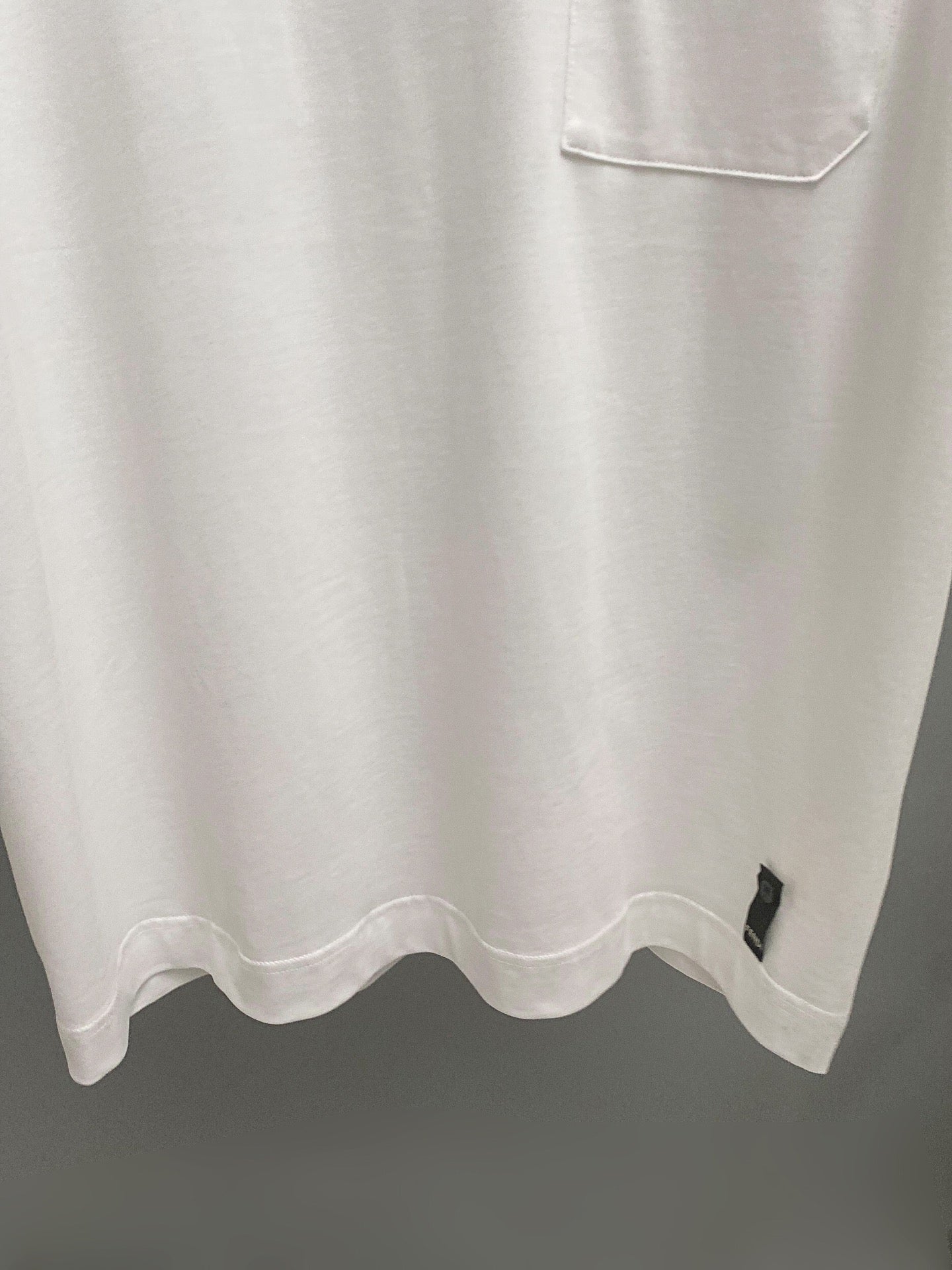 T-shirt avec poche poitrine 