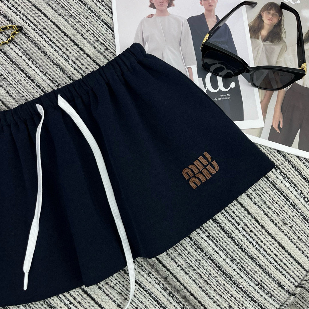 Neuer lässiger Revers-Rockanzug