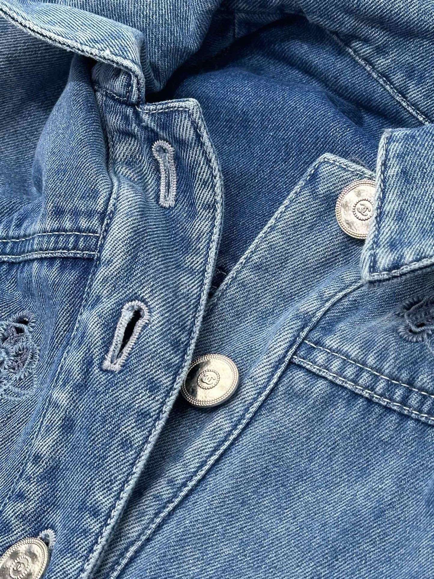 Veste en jean avec logo brodé Camélia