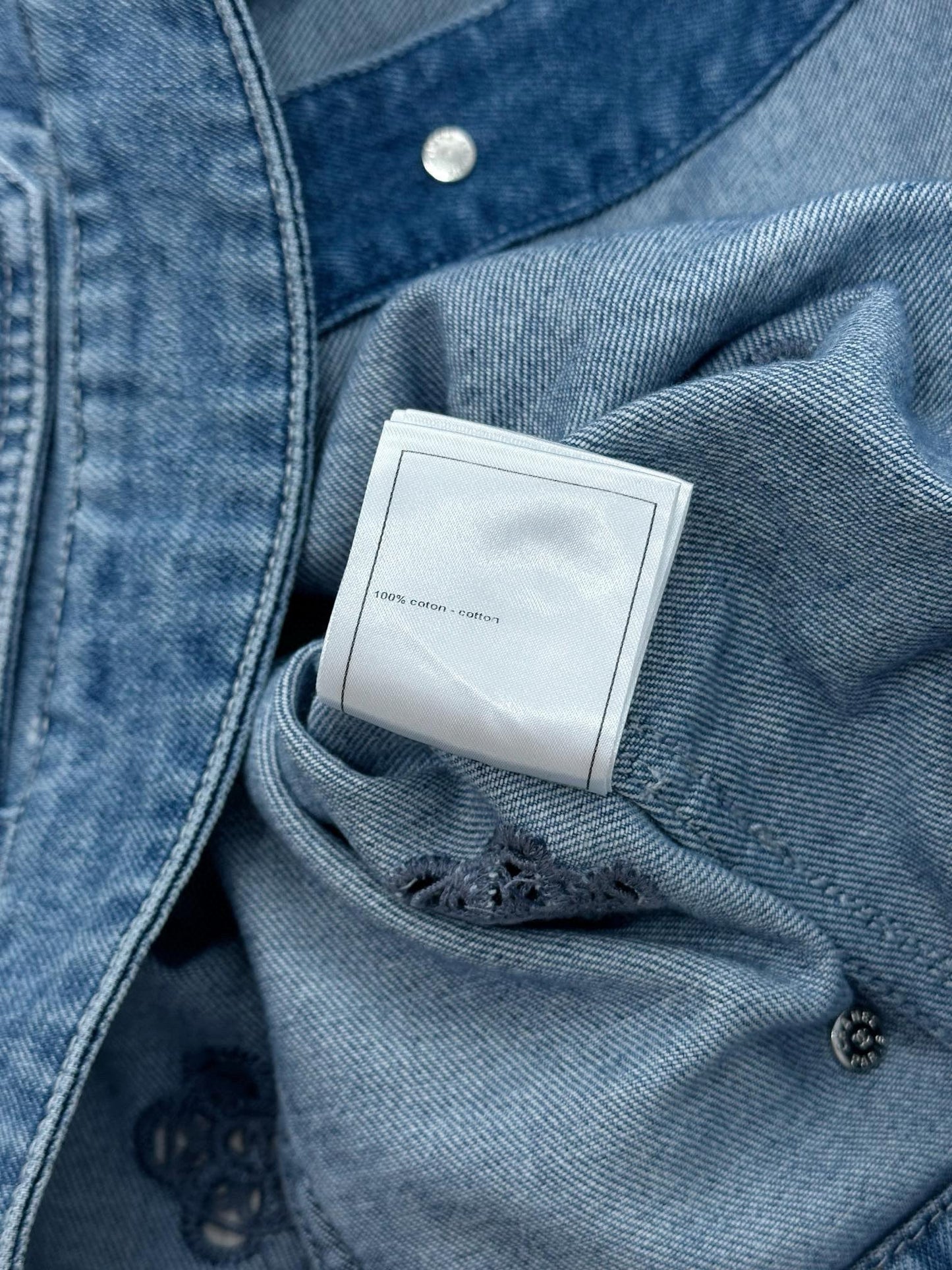 Veste en jean avec logo brodé Camélia