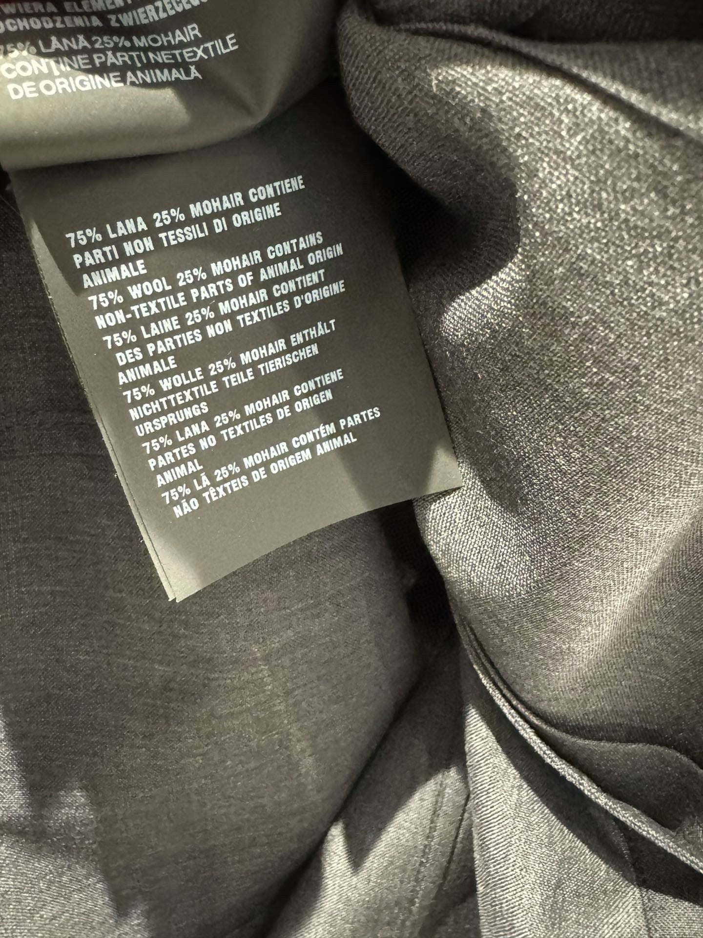 Hochwertiger grauer Kammgarnanzug