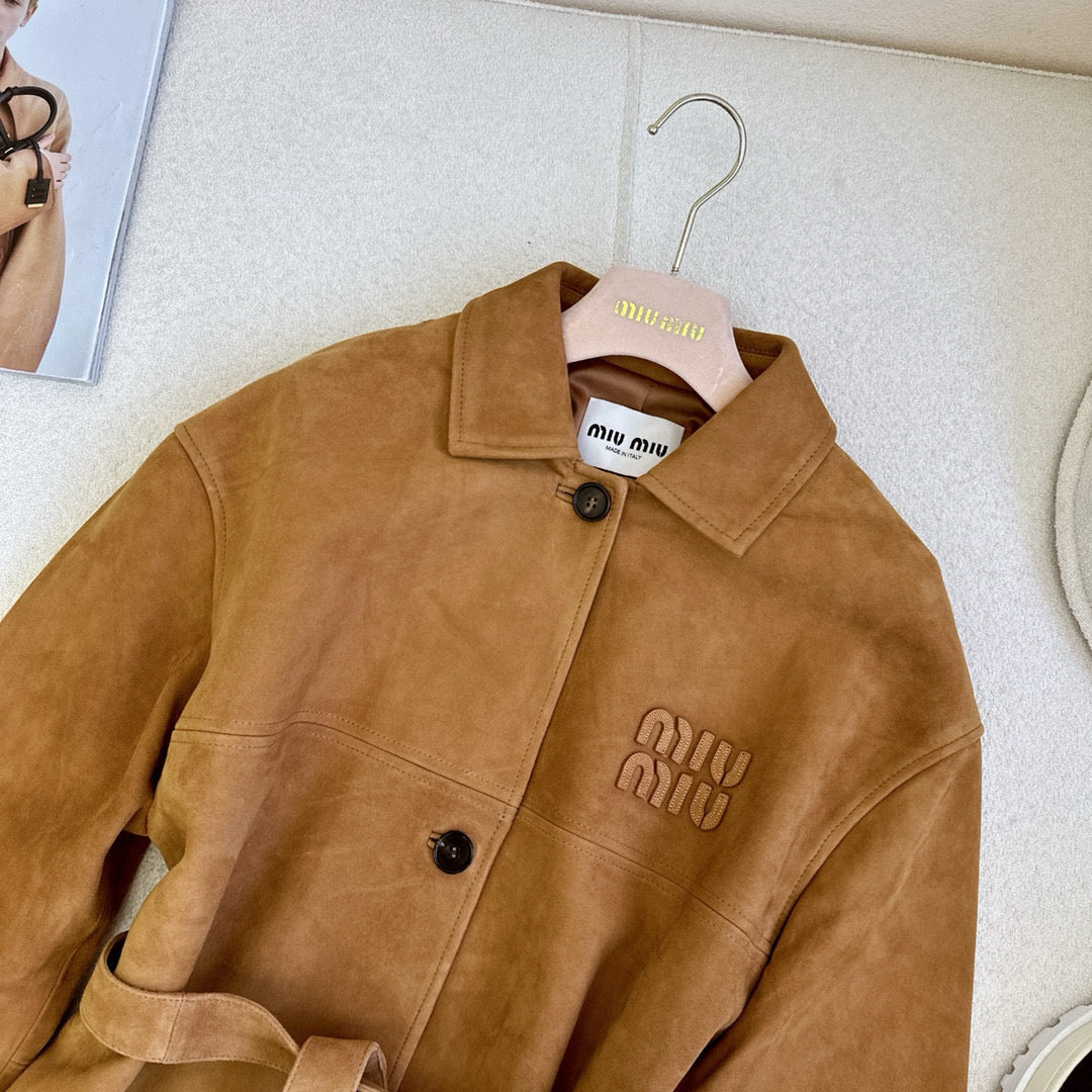 Literarische Maillard-Jacke im Retro-College-Stil