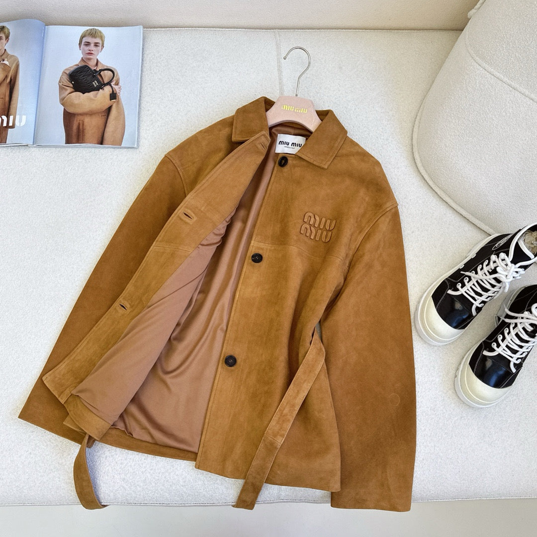 Literarische Maillard-Jacke im Retro-College-Stil