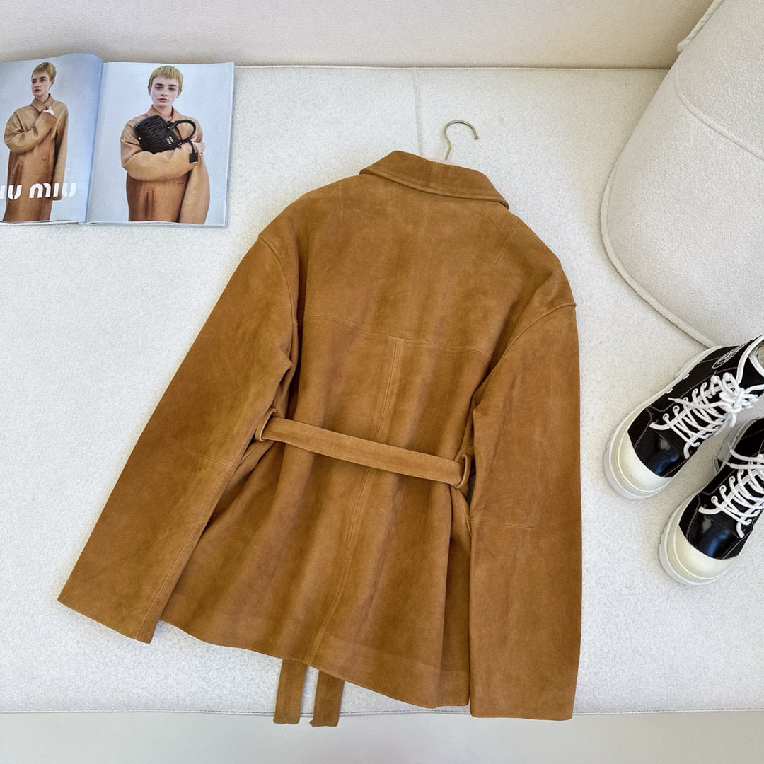 Literarische Maillard-Jacke im Retro-College-Stil