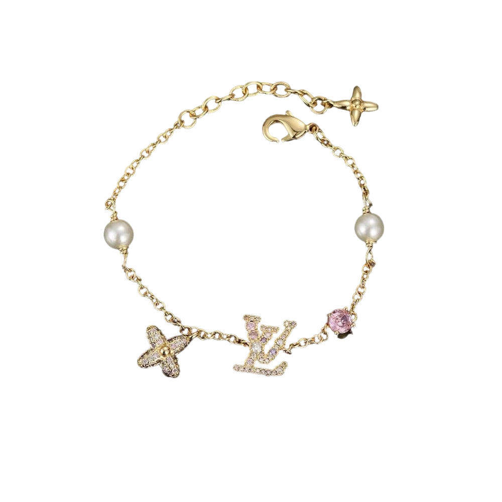 Neues Buchstabenarmband