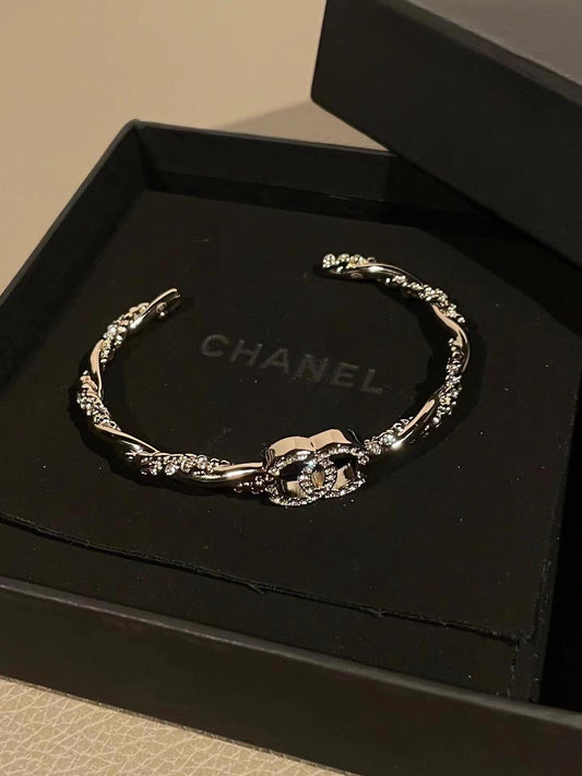 Nouveau bracelet fin semi-fermé en diamant
