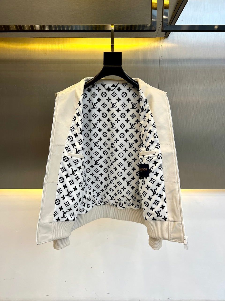 Hochwertige geprägte Schaffelljacke 