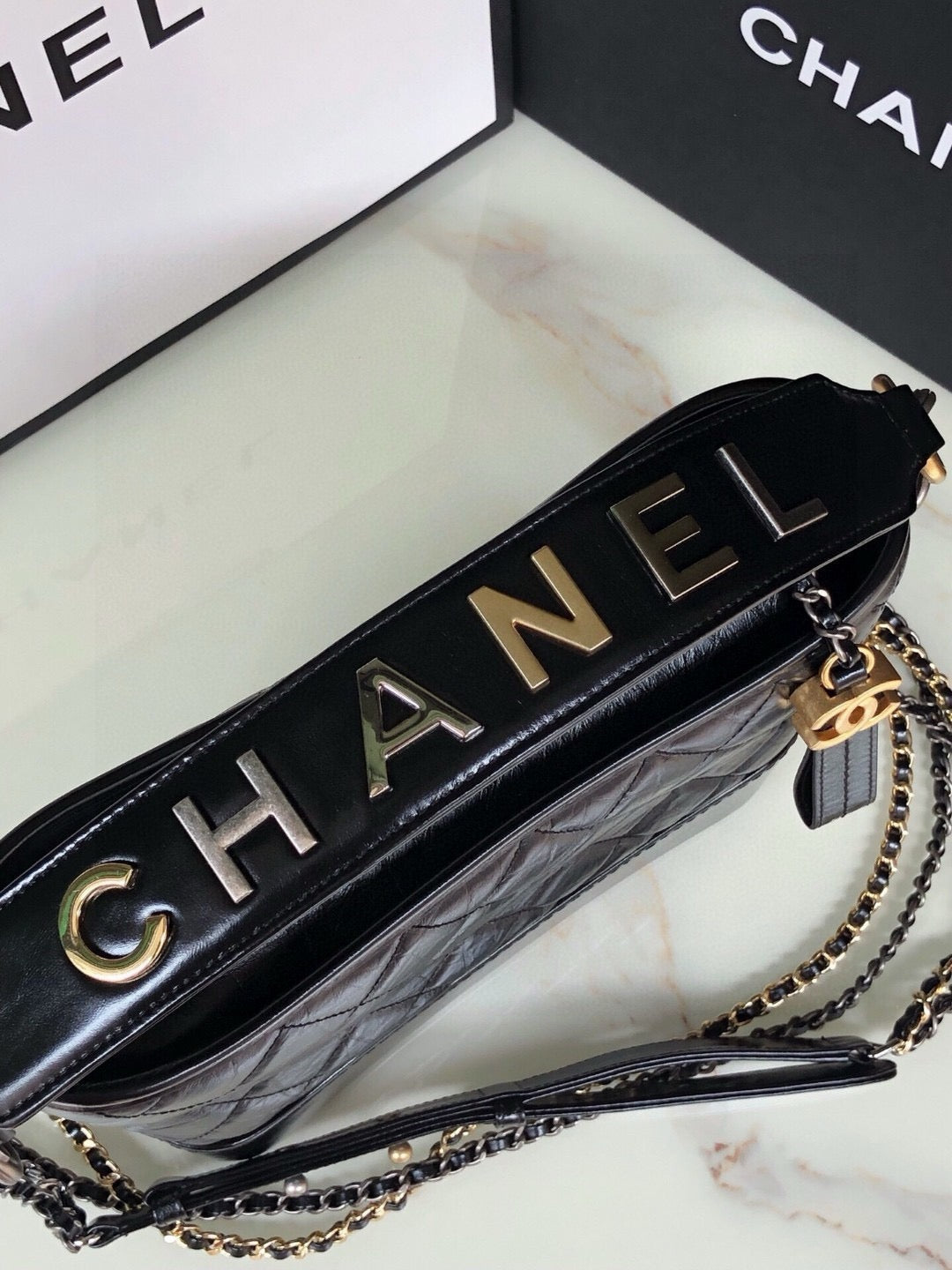 Hobo-Tasche mit Schultergurt