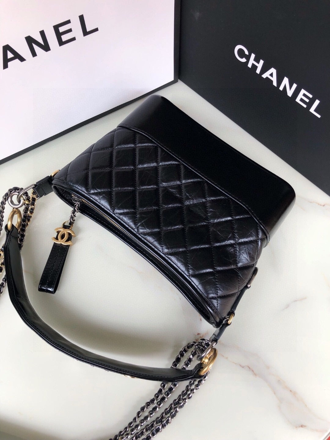 Hobo-Tasche mit Schultergurt