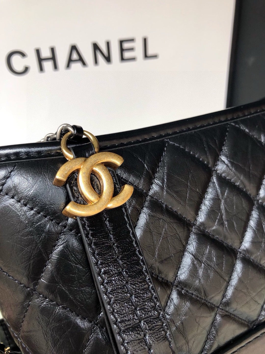 Hobo-Tasche mit Schultergurt