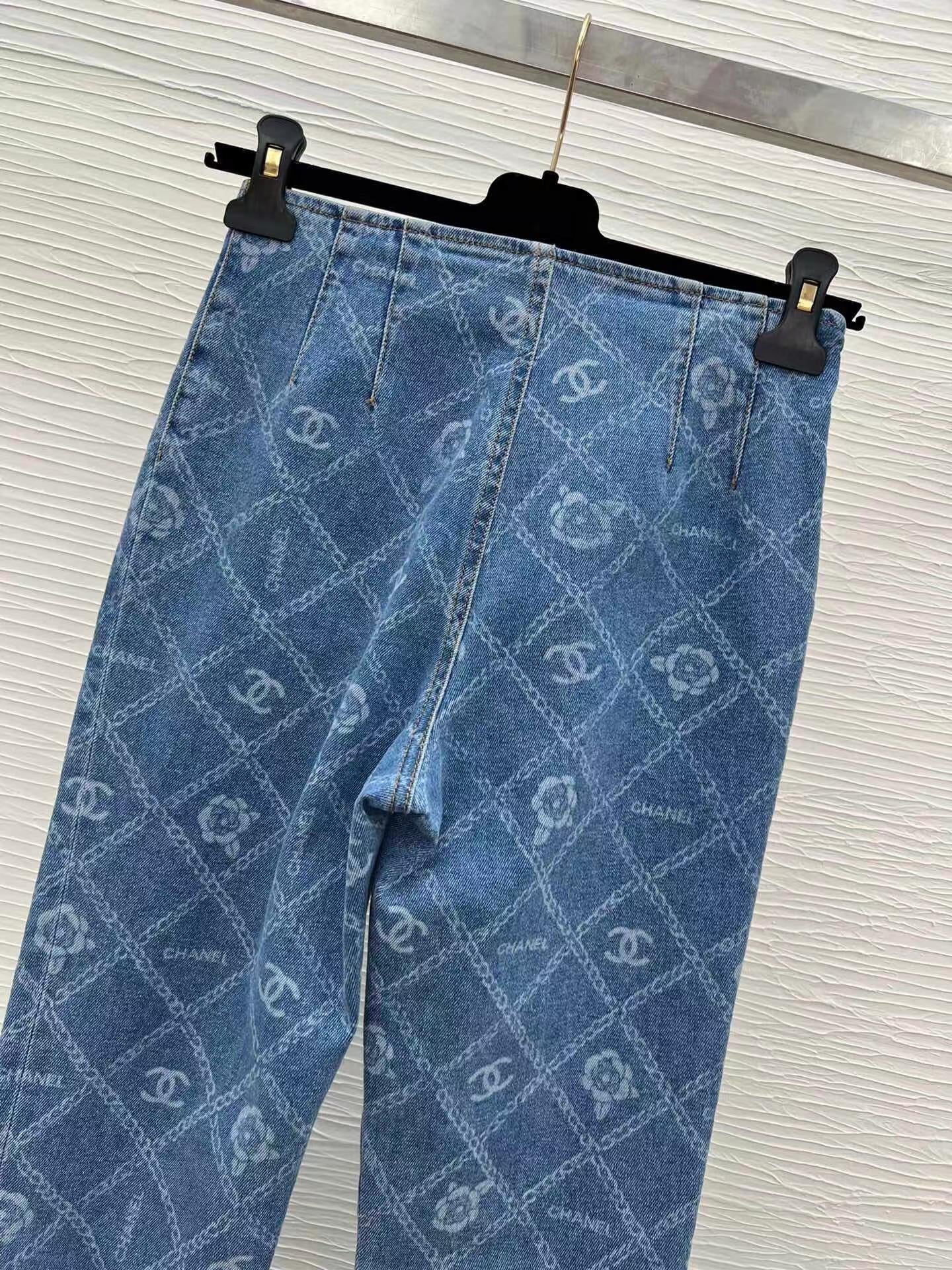 Neue, bedruckte Schlagjeans mit vollständiger Überzug