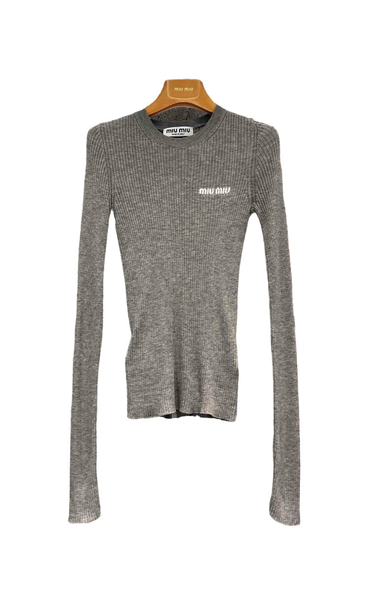 Neue Buchstaben gestrickte Langarm