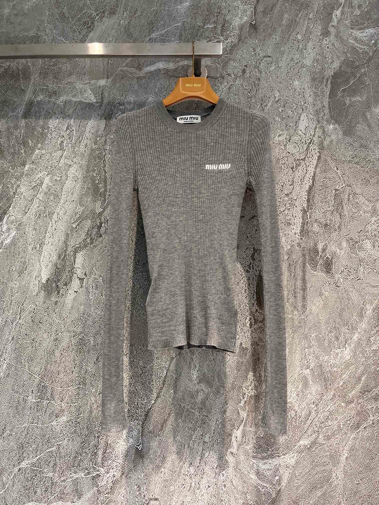 Neue Buchstaben gestrickte Langarm