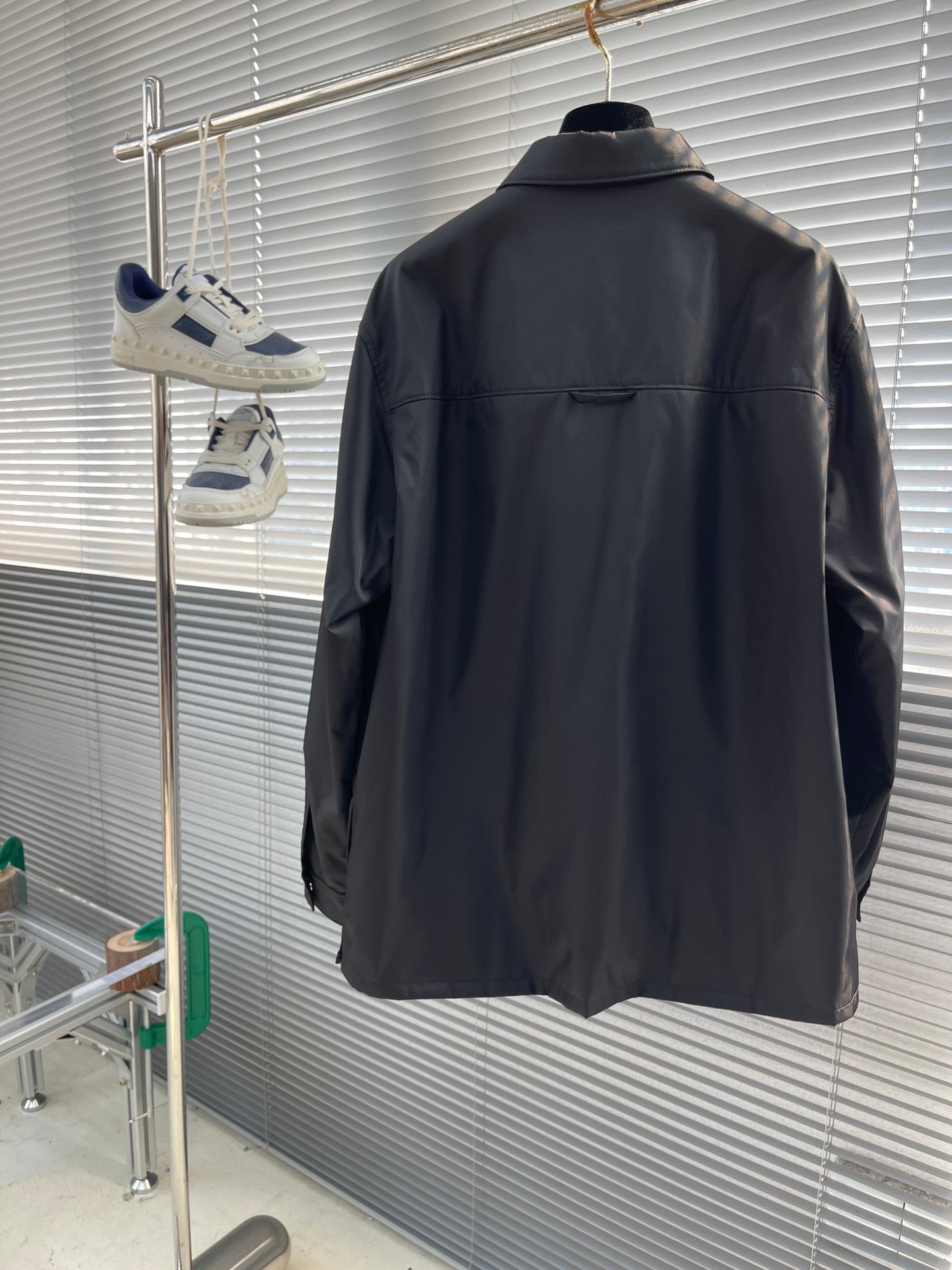 Reversjacke im Utility-Stil aus recyceltem Nylon mit Tasche