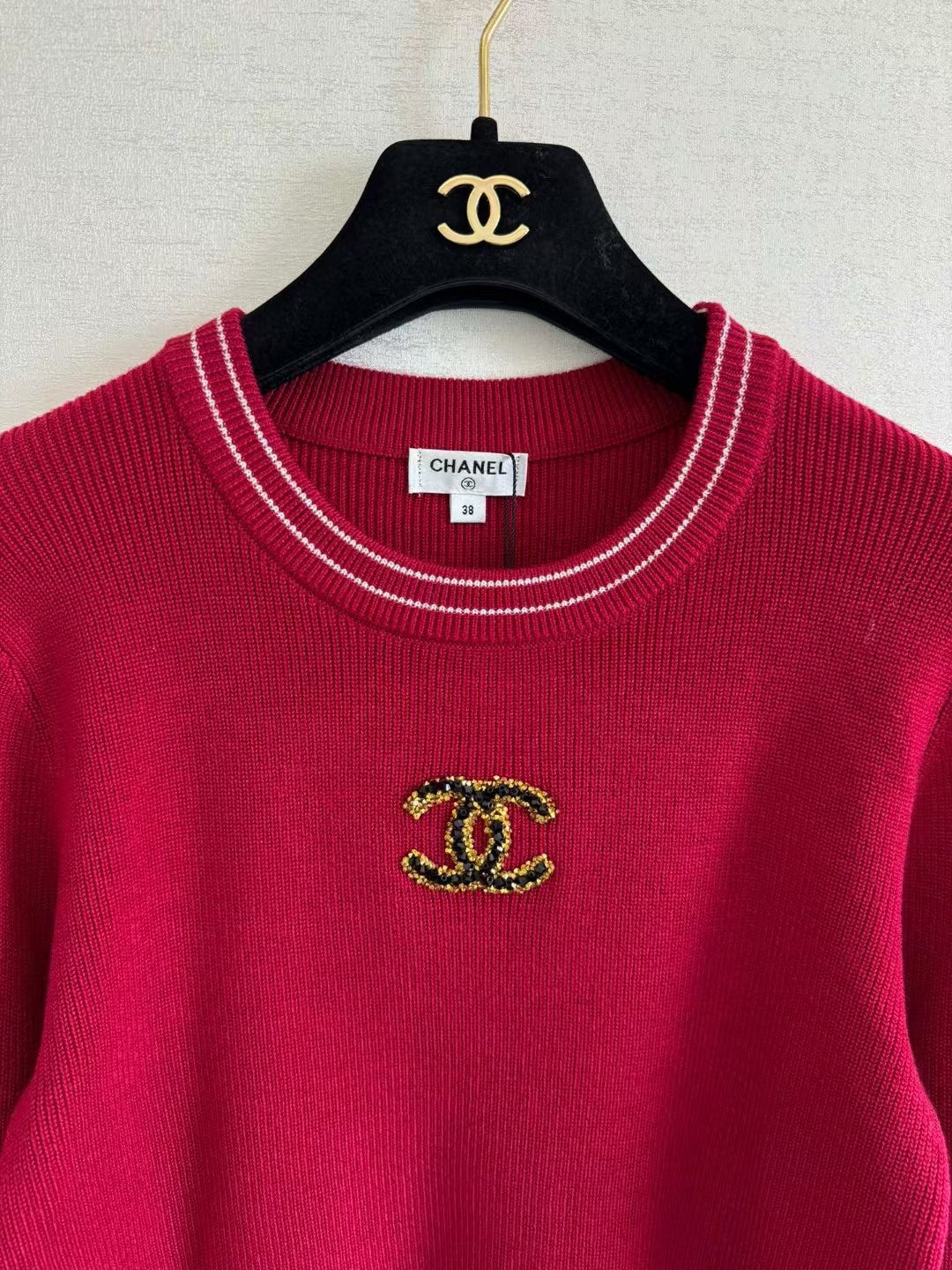 Langarmpullover mit neuem Logo