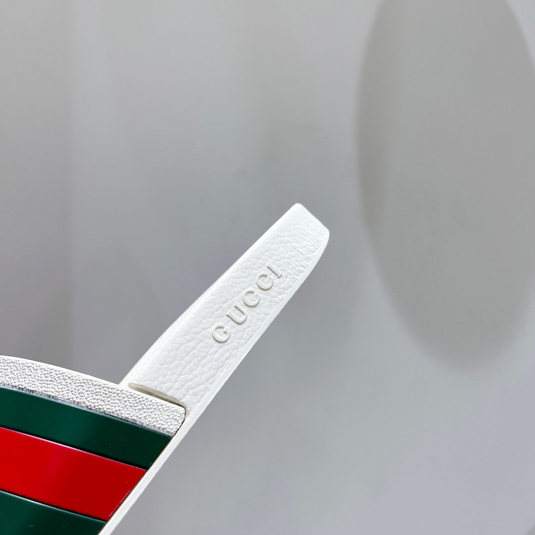 Chaussons à enfiler en sangle