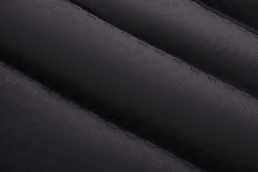 Daunenjacke mit reflektierendem Gurtband