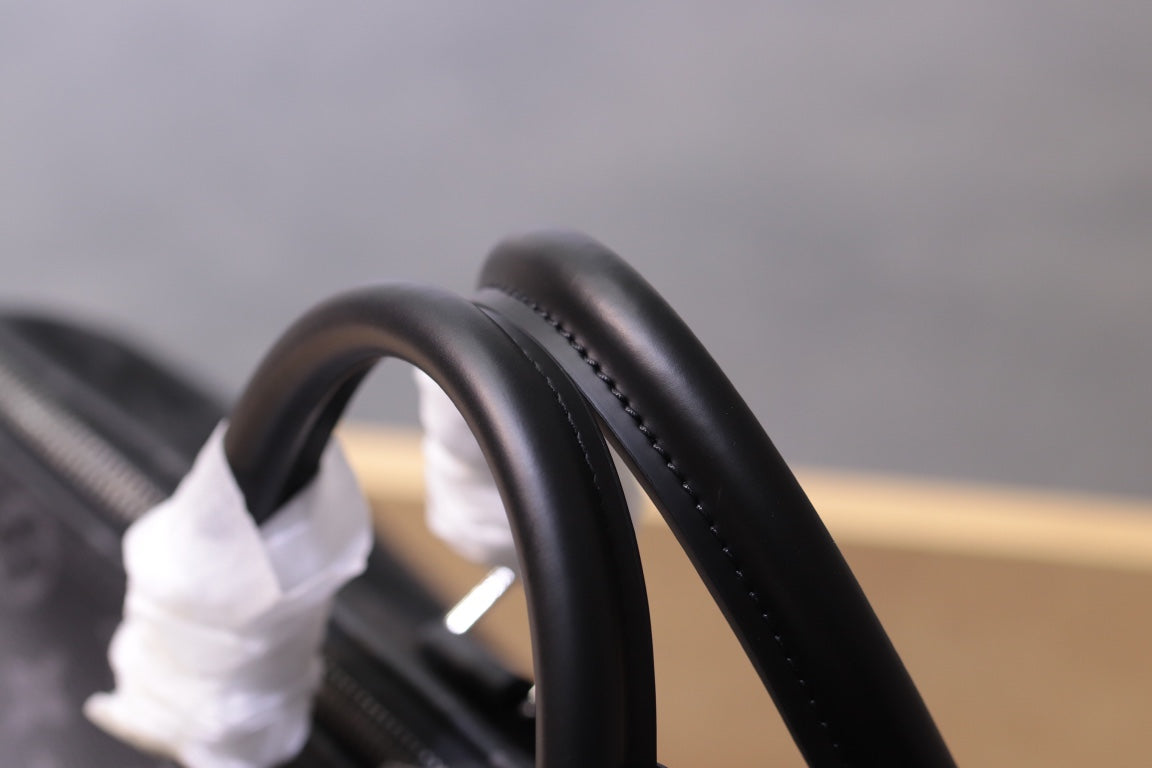 sac de voyage à fleurs noires (1:1)