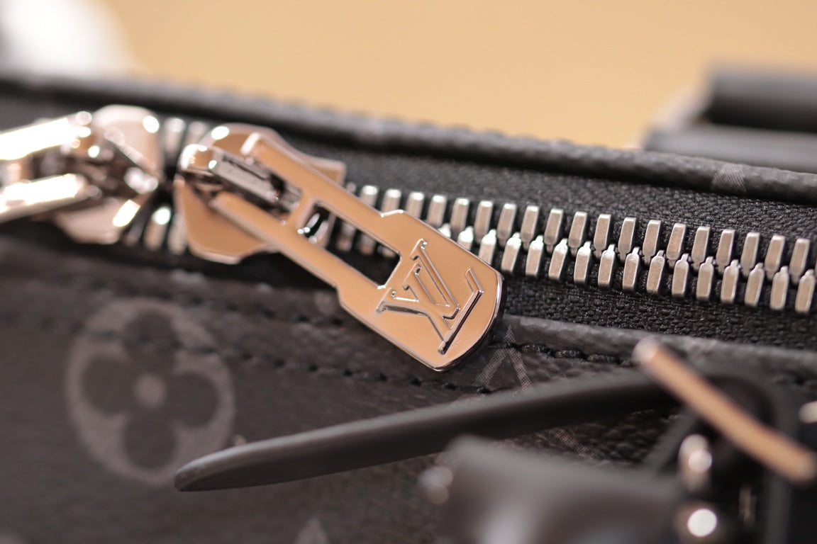 sac de voyage à fleurs noires (1:1)