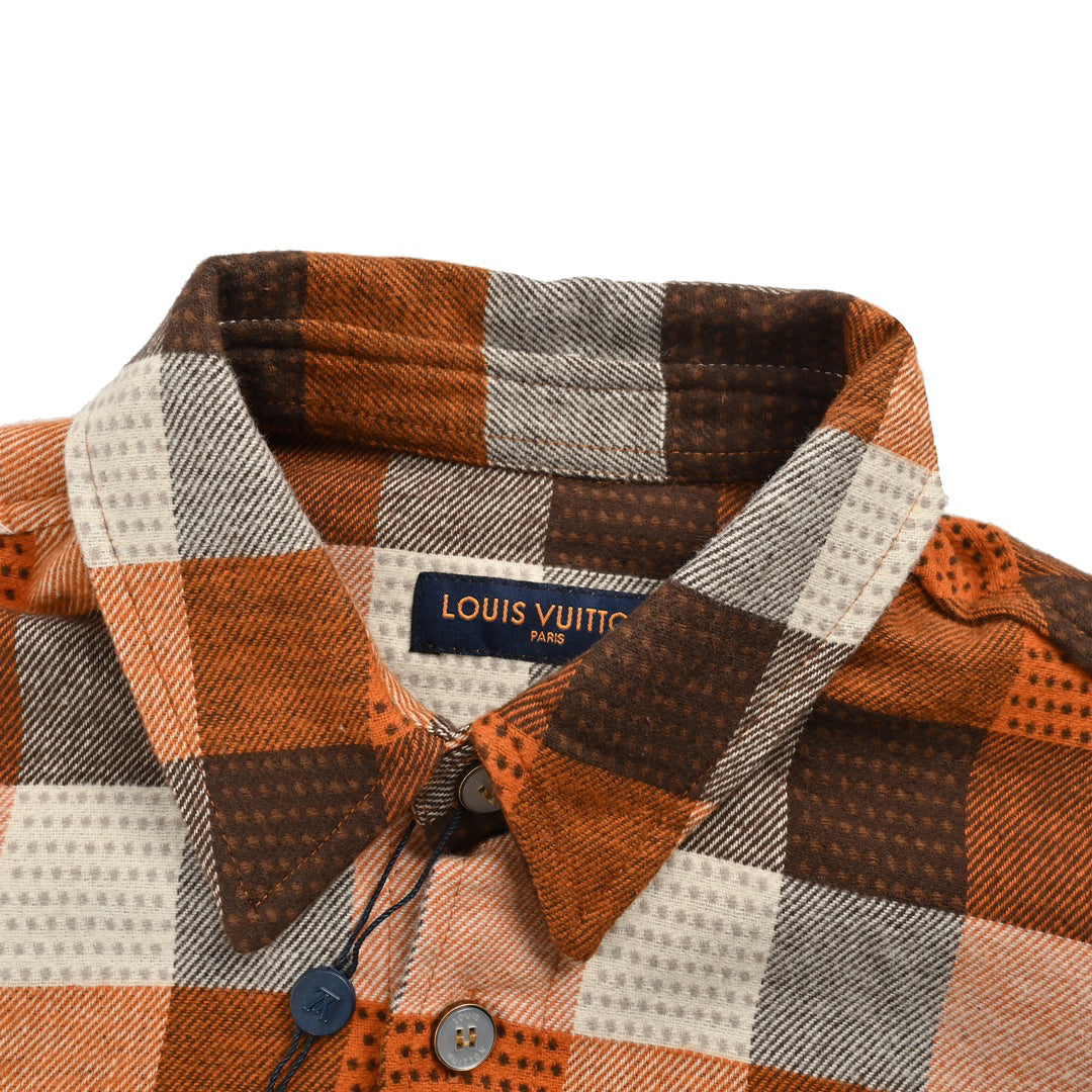 Orangefarbener Jacquard mit Schachbrettmuster