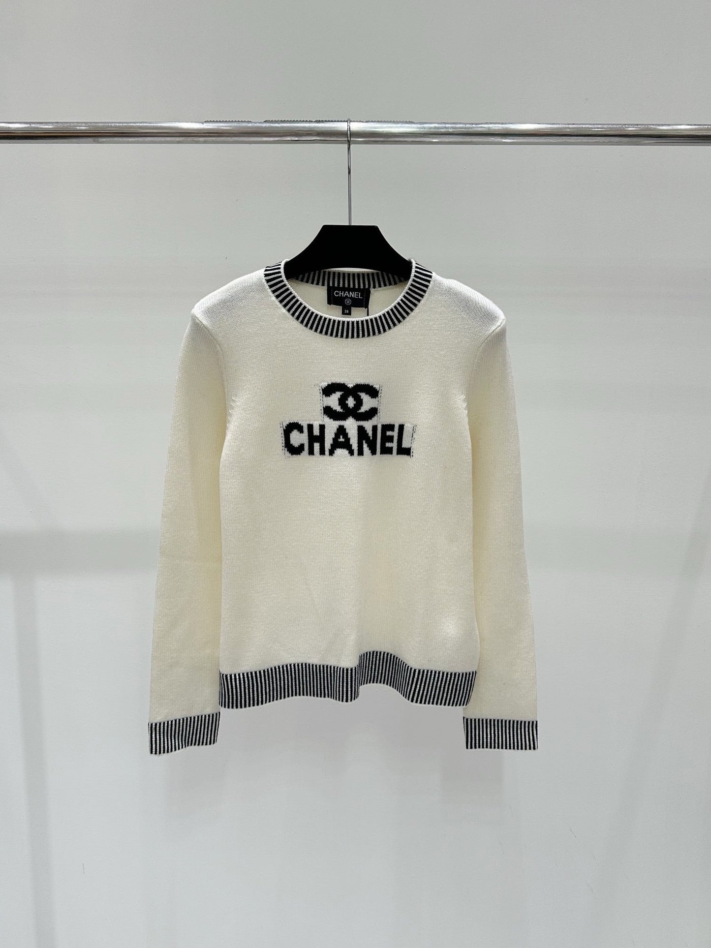 Pull en tricot à rayures verticales, col rond, manches longues