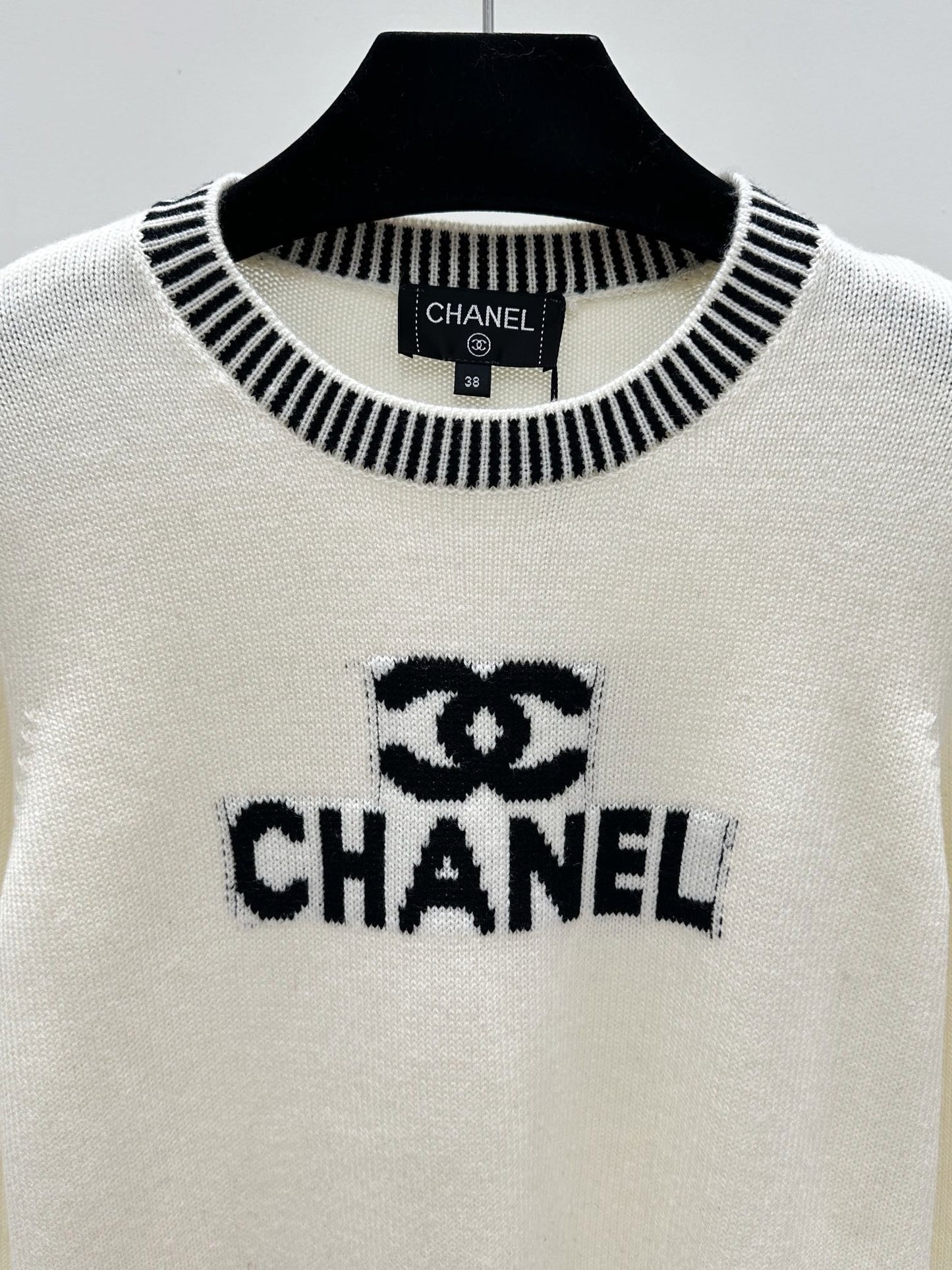 Pull en tricot à rayures verticales, col rond, manches longues