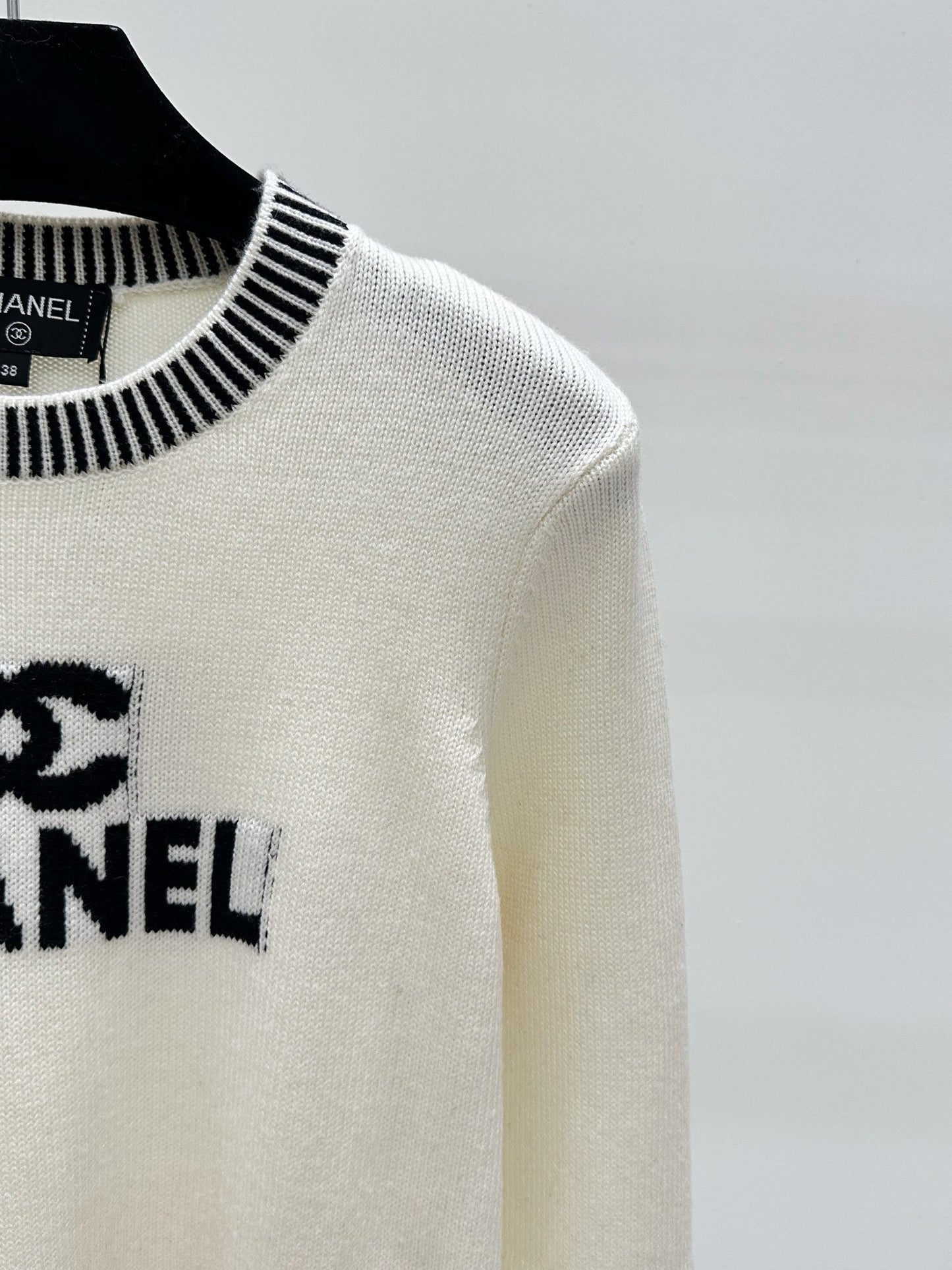 Pull en tricot à rayures verticales, col rond, manches longues