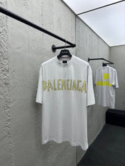 T-shirt avec ruban de masquage