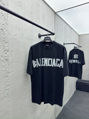 T-shirt avec ruban de masquage